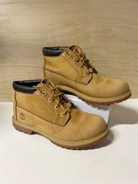 Timberland Nellie Waterproof Leather Chukka Ankle Boots Sz. 9 EUC “Wheat” Brown